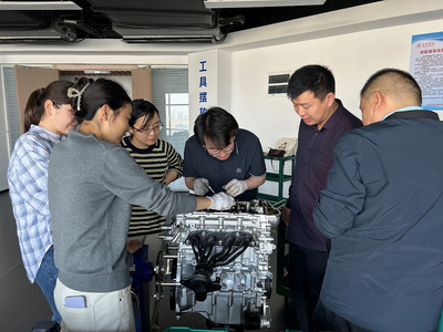 新能源汽車與智能網(wǎng)聯(lián)技術 機電汽車教研室教師的“雙師型”提升之旅